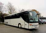 Setra 417 GT-HD aus Wien im Herbst 2013 in Krems.