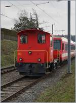 In Bonfol steht der Tm 231 180-1 (UIC 98 85 5231 180-1 CH-CJ) vor dem abgestellten CJ NPZ.
15. Dez. 2018