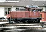 SBB Em 3/3 Nr18 828 mit Kuppelstangen in Olten am 15.08.1980.