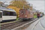La DER de la Saison / Das Saison Ende der Blonay Chamby Bahn 2025 - Seit einigen Jahren zeigt die Blonay Chamby Bahn zum Saison Ende mit einem verdichteten Fahrplan noch einmal ihre herrlichen Fahrzeuge im Einsatz: Die BOB HGe 3/3 29 N° 29 der Blonay Chamby Bahn ragniert in Blonay für die Rückleistung ihres Zugs nach Chaulin (der im Hintergrund zu sehen ist.). 

25. OKt. 2025