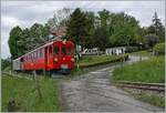 Zur Saisoneröffnung der Blonay-Chamby Bahn wurde für die elektrischen Züge der RhB Bernina Bahn ABe 4/4 I N° 35 der Blonay Chamby Bahn eingesetzt, eine gute (optische) Wahl, den entgegen der Wetterprognose war das Wetter eher trüb und so kam der rote Triebwagen sehr gut zur Geltung. An diesem Tag besuchten wird die Blonay-Chamby Bahn nicht als Museumbahn sondern für eine Reise nach Chamby, da wir dort eingeladen waren und uns so den langen (Um)-Weg via Vevey - Montreux sparen konnten. Das Bild zeigt den RhB ABe 4/4 I 35 bei Chaulin auf der Fahrt nach in Richtung Chamby. 

3. Mai 2025