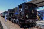 Lok 853 der DBB ist am 17 Mai 2025 mit eine der manche Sonderzüge von das Bahnspektakel  150 Jahre Emmentalbahn  in Burgdorf eingetroffen.