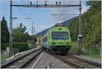 Der aus EW III formierten RE 3919 von La Chaux-de-Fonds nach Bern erreicht den  Spitzkehrbahnhof Chambrelien.