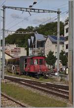 Der CEV Te 82 steht mit zwei  Lenker Pendel  Steuerwagen in Vevey.