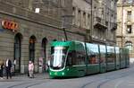 Straßenbahn / Stadtverkehr Basel; Be 6/8 Flexity 2 Nr.5017 bei der Schiffslände in Basel am 29.09.2019.