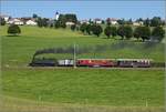 Mit der E 206 nach Tavannes. La Traction Sonderzug verlässt Pré-Petitjean. Im Hintergrund ist Montfaucon sichtbar, etwas abgelegen von seinem Bahnhof. August 2019.