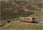 Ein JB (Junfraubahn) Pendel Zug BDeh 2/4 mit Bt in der Ursprungslackierung  zwischen der Kleinen Scheidegg und Eigergletscher.