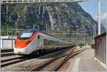 Der SBB RABe 501 017 (UIC 93 85 0501 017-4 CH-SBB) ist in Lavorgo abgestellt.