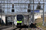Mit Peter unterwegs in Bern - 

RABe 528 214 kurz vor der Durchfahrt des Bahnhofes in Gümligen auf der Strecke Bern - Thun. Etwas vom Gegenzug ist daneben noch sichtbar.

07.02.2025 