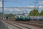 150 Jahre Emmentalbahn.

Der Wellensittich Be 4/4 761 auf dem Weg zum nahegelegenen Depot Oberdorf. Burgdorf, Mai 2025.

Als Ce 4/4 bei der BN in Betrieb genommen, hatte der Triebwagen eigentlich eher die Funktion einer bestuhlten Lok. Wenig Bahnsteig, geringe Achslast und internationale Züge die Rampen hoch nach Le Locle oder Les Verrières standen im Lastenheft. So war dann die Kategorie der Hochleistungstriebwagen geboren, bei der dann größere Serien bei SBB und SOB folgten, auch die Jubilarin EBT schloss sich an. 