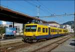 Ein banales Bahnsteigbild aus Vevey, knnte man sagen, wre nicht der abgelichtete Zug der Train des Vignes auf einer seiner letzten Fahrten in dieser Farbgebung.