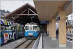 Der MOB ABDe 8/8 4002 Vaud wartet in Zweisimmen auf die Abfahrt nach Gstaad (-Montreux)   10.