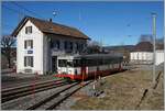 Der TRN (ex. cnm) BDe 4/4 n° 3 wartet in Les Brenets auf die Abfahrt nach Le Locle. Eine Szene die noch etwas Bestand hat, so den beiden heute 75 Jahre alten BDe 4/4 3 und 5 durchhalten. 

3. Februar 2024 