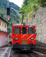 Der Elektrische Zahnradgepäcktriebwagen MGB Deh 4 /4 II - 93 „Oberwald“, ex FO Deh 4/4 II – 93, verlässt am 02 August 2019, mit seinem Schöllenenbahn Regionalzug nach