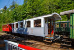 Der schmalspurige vierachsige zweite Klasse Personenwagen mit zwei Plattformen MOB B⁴ 61 seit 2016 als Geschenk von der Modellbahngruppe Obersimmental-Saanenland (MOS) bei der Museumsbahn