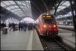 DB Regio 442 615 (442 115) kam mit 442 117 als RE50 in Leipzig Hbf an und wird hier Kopf machen.