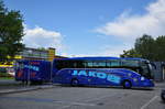 Setra 515 HD von Jakob Reisen aus der BRD mit Radanhnger in Krems gesehen.