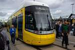 Die Vorserie der 50 Meter langen Flexity Berlin der zweiten Generation kommt nur langsam in Berlin an.