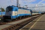 Am 28 September 2025 steht CD 380 07 mit ein InterCity nach Praha hl.n. abfahrtbereit in Ceske Budejovice. Das Zeitalter der Reihe 380 lauft schneller ab als geplant; in wenige Jahren sollen diese Mehrsystemloks verschwunden sein.