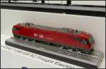 Model of HXD3D 001 7200 kW AC Freight Electric Lokomotice at InnoTrans 2014    Die Baureihe HXD3D ist eine 6-Achsige Passagier- und Frachtlokomotive des Herstellers DLRC bis 200 km/h.