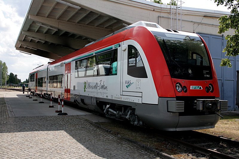 VT116 / 615 116 der Odenwaldbahn zu Gast am Tag der offenen T�r (Bombardier, Hennigsdorf, 16.05.2009).
